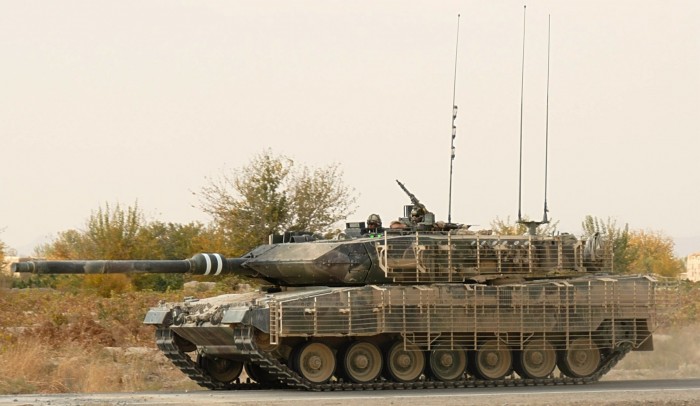 Leopard 2A6M CAN.jpg (233 KB)